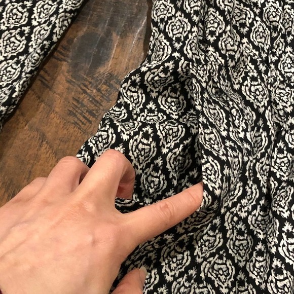 3/$25 Dainty Hooligan Bell Sleeve Romper - Picture 5 of 8